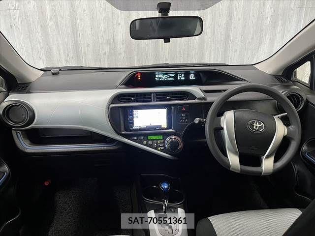 Toyota AQUA 2014-03 314006-1