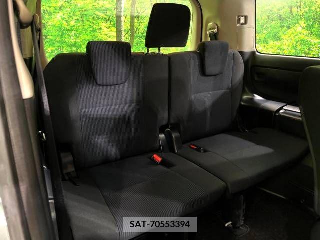 Toyota NOAH 2015-03 365115-9