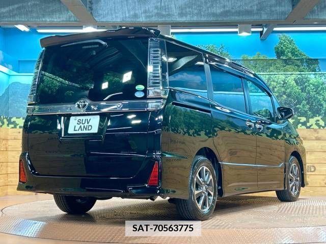 Toyota VOXY 2018-03 346368-17