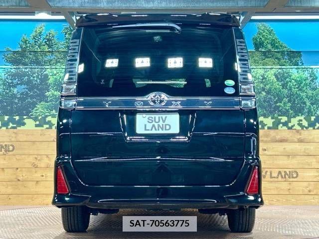 Toyota VOXY 2018-03 346368-15