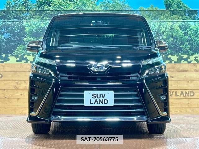 Toyota VOXY 2018-03 346368-14
