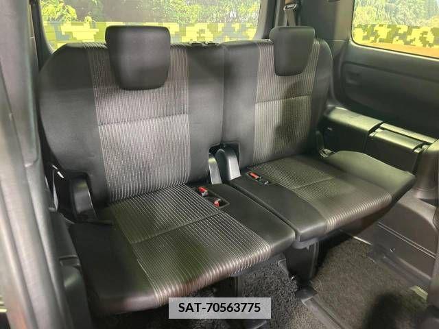 Toyota VOXY 2018-03 346368-10