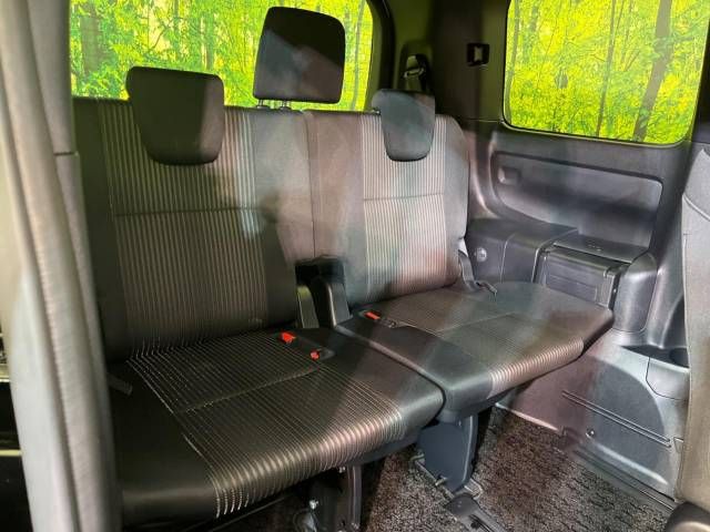 Toyota VOXY 2018-08 27274-9