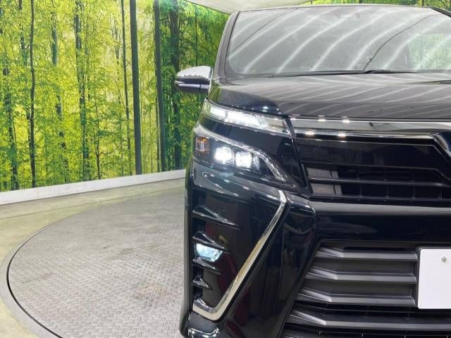 Toyota VOXY 2018-08 27274-12