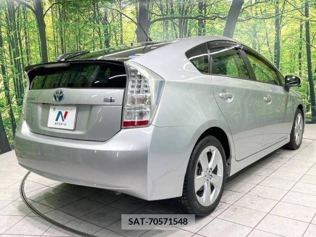Toyota PRIUS 2011-11 379033-17