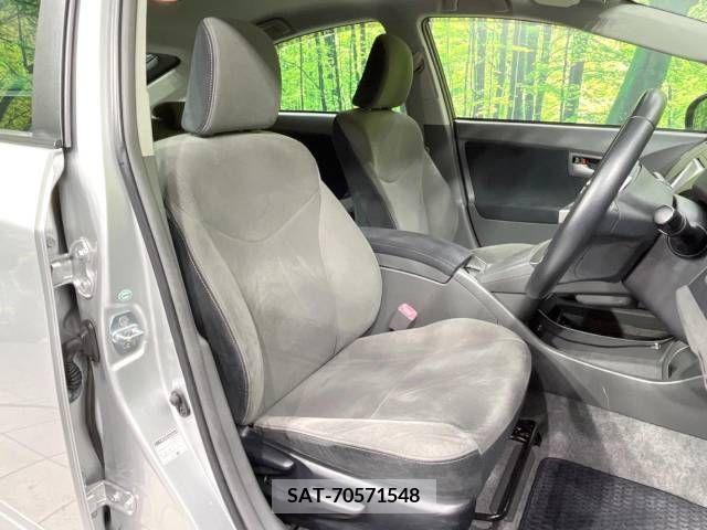 Toyota PRIUS 2011-11 379033-9