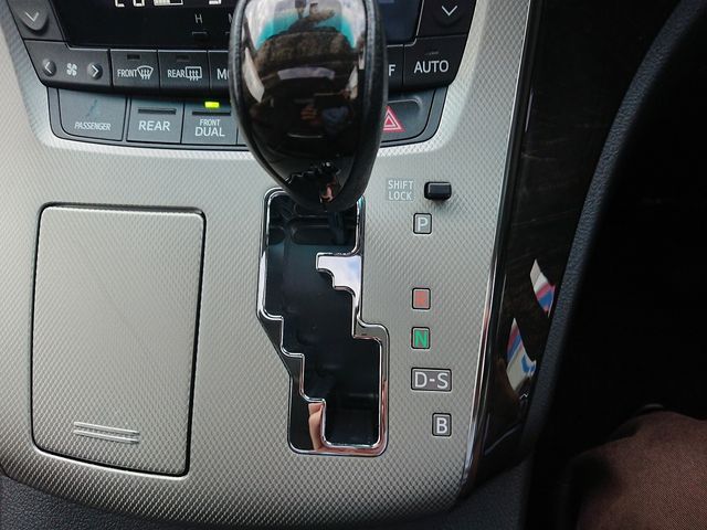 Toyota ALPHARD HYBRID 2012-07 23131-7