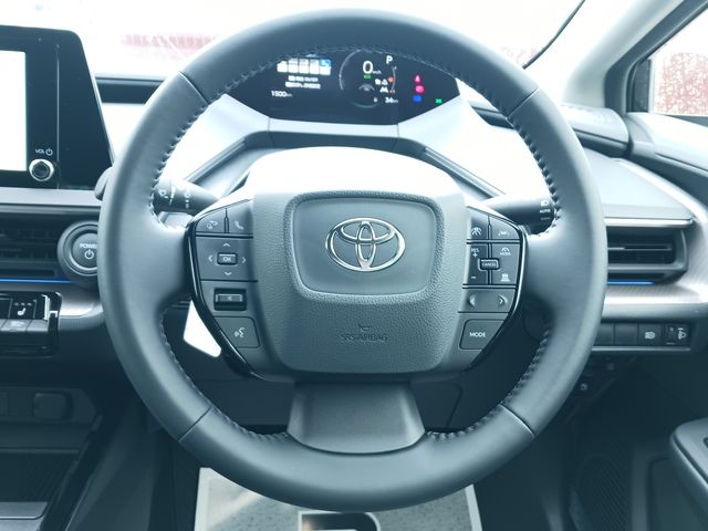 Toyota PRIUS 2023-02 182299-10