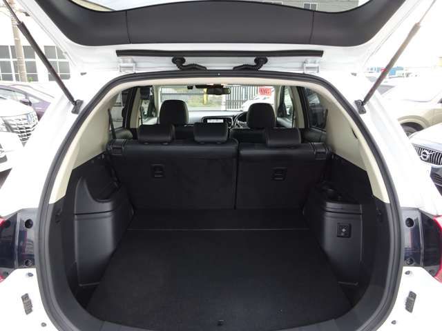 Mitsubishi OUTLANDER PHEV 2018-03 27234-1
