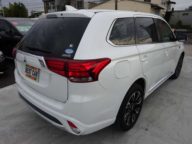 Mitsubishi OUTLANDER PHEV 2018-03 27234-7