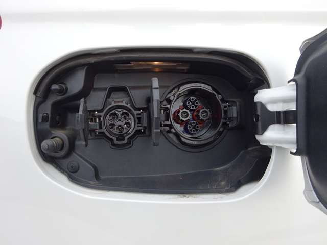 Mitsubishi OUTLANDER PHEV 2018-03 27234-10