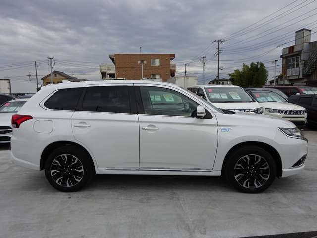 Mitsubishi OUTLANDER PHEV 2018-03 27234-12