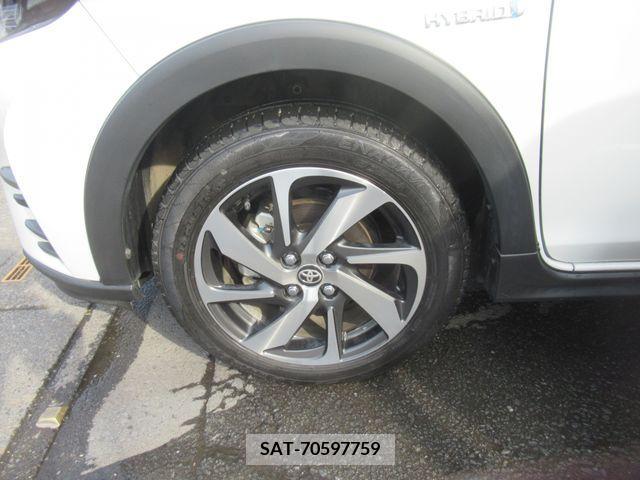 Toyota AQUA 2018-05 260225-9