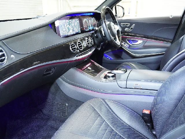 Mercedes Benz S-CLASS 2018-10 24524-3