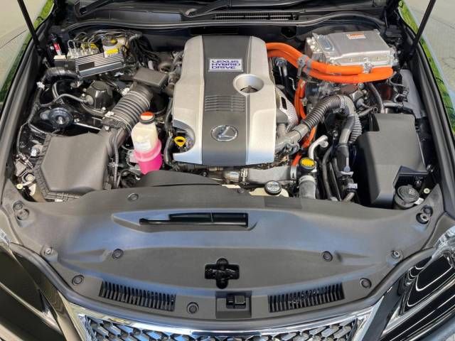 Lexus IS 2015-01 182196-18