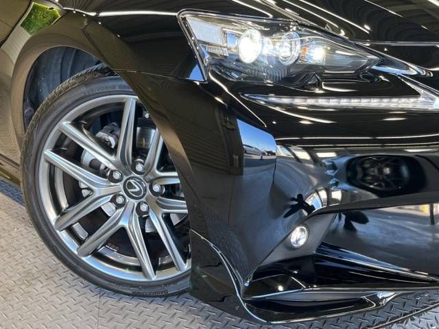 Lexus IS 2015-01 182196-12