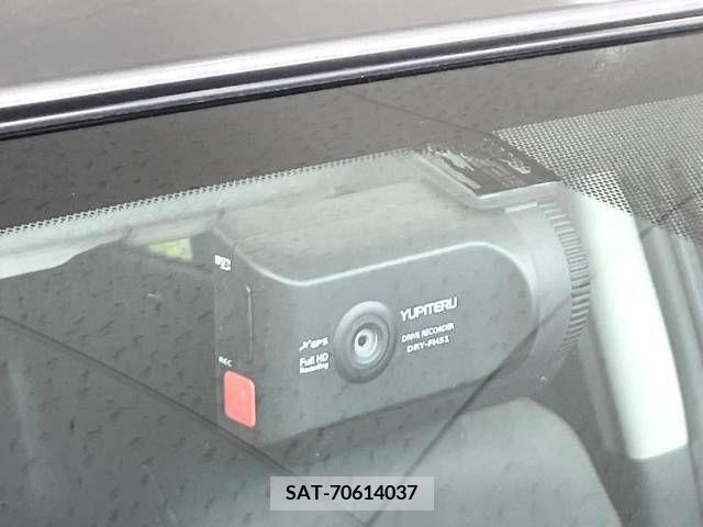 Nissan NOTE 2014-03 348241-7