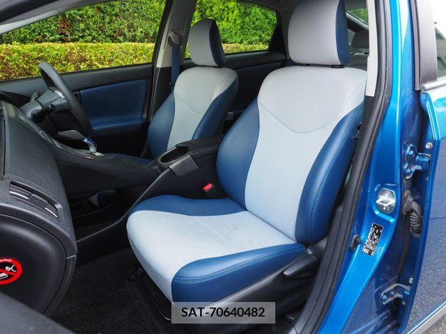 Toyota PRIUS 2014-06 352559-10