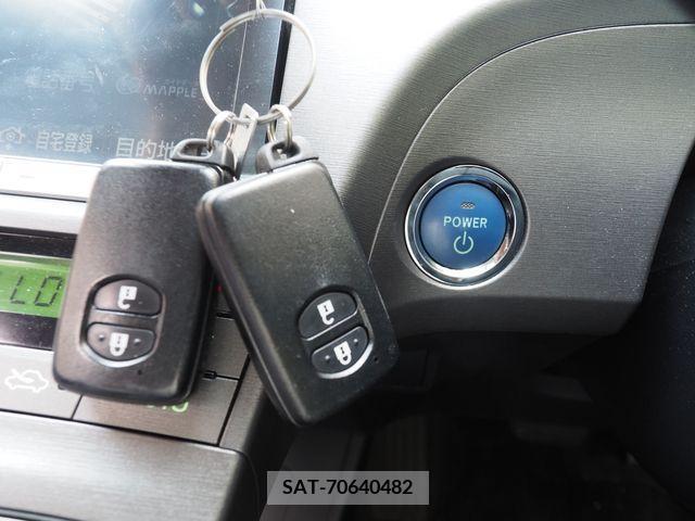 Toyota PRIUS 2014-06 352559-5