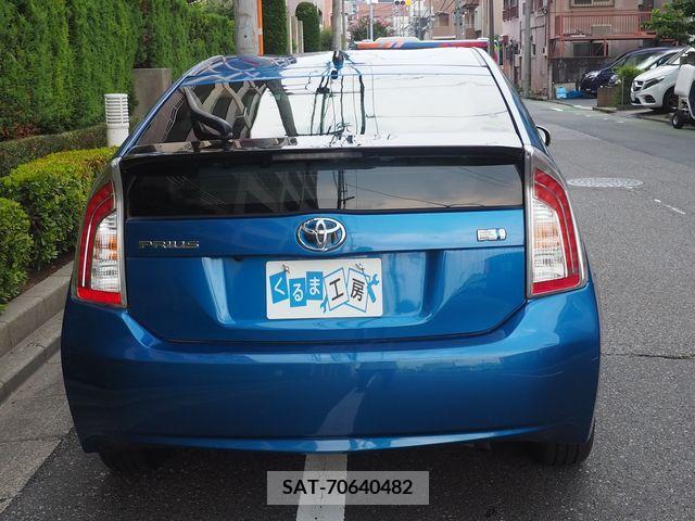 Toyota PRIUS 2014-06 352559-22