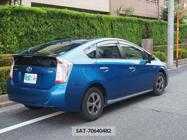 Toyota PRIUS 2014-06 352559-20