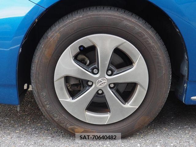 Toyota PRIUS 2014-06 352559-15