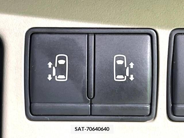 Nissan SERENA 2012-03 367808-2