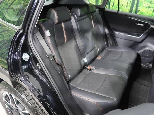 Toyota RAV4 2019-07 11889-9