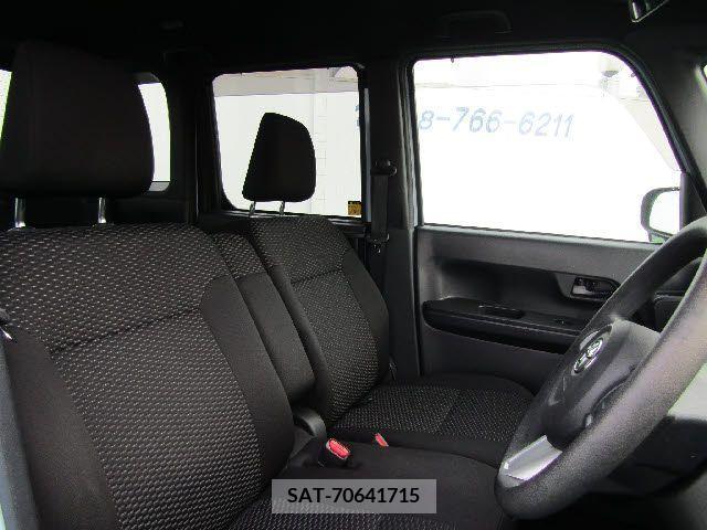 Toyota Pixis Mega 2019-01 204769-9