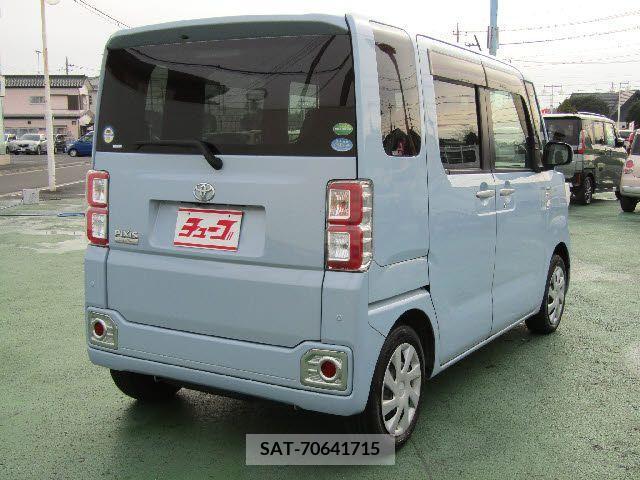 Toyota Pixis Mega 2019-01 204769-2