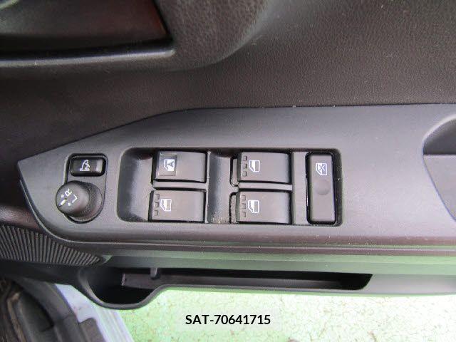 Toyota Pixis Mega 2019-01 204769-24
