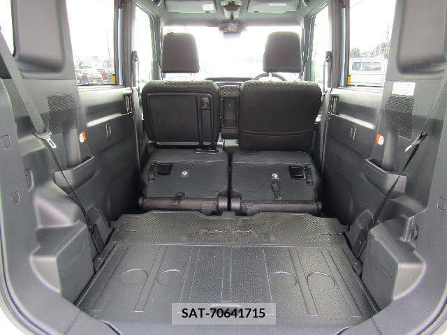 Toyota Pixis Mega 2019-01 204769-21