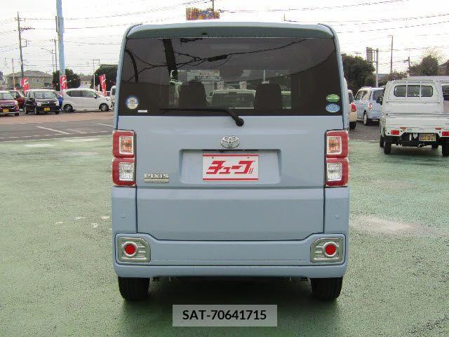 Toyota Pixis Mega 2019-01 204769-22