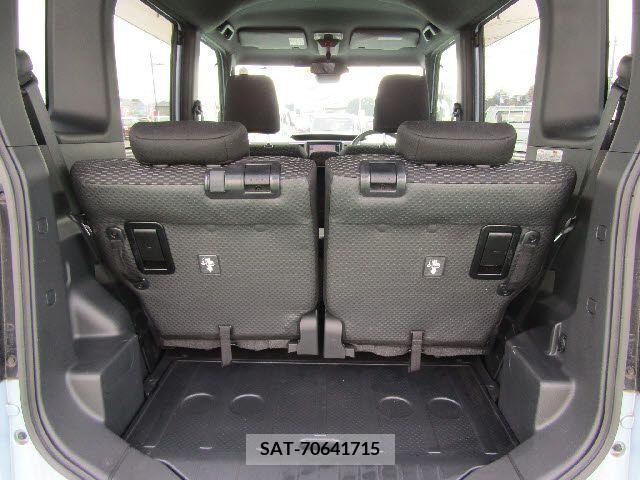Toyota Pixis Mega 2019-01 204769-20