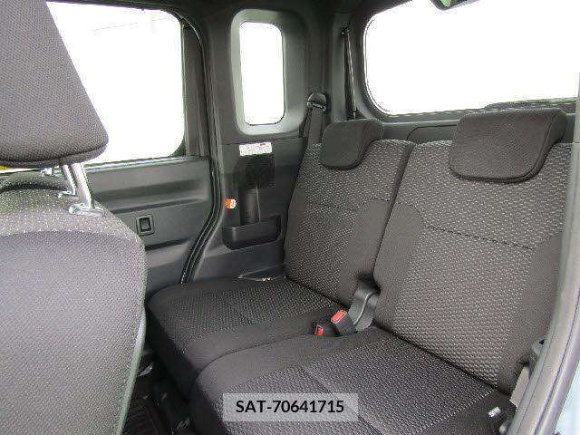 Toyota Pixis Mega 2019-01 204769-18