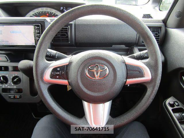Toyota Pixis Mega 2019-01 204769-13