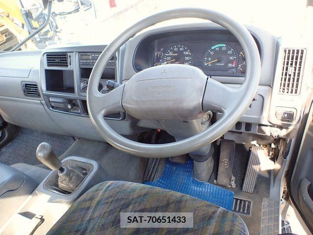 Mitsubishi FIGHTER 2004-03 388894-1