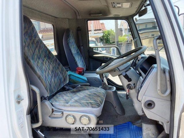 Mitsubishi FIGHTER 2004-03 388894-11
