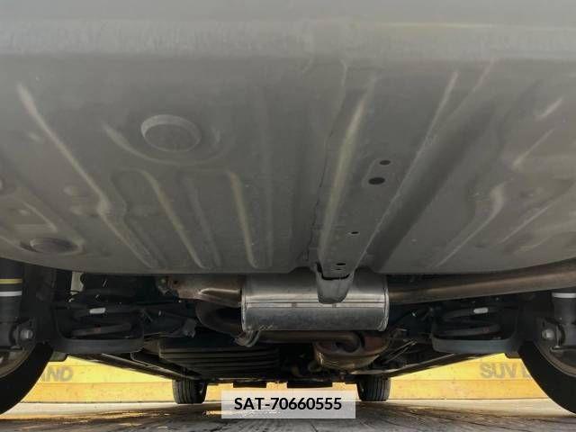 Toyota VOXY 2015-06 347157-19