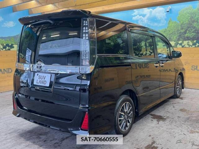 Toyota VOXY 2015-06 347157-17