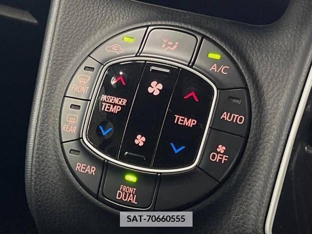 Toyota VOXY 2015-06 347157-7