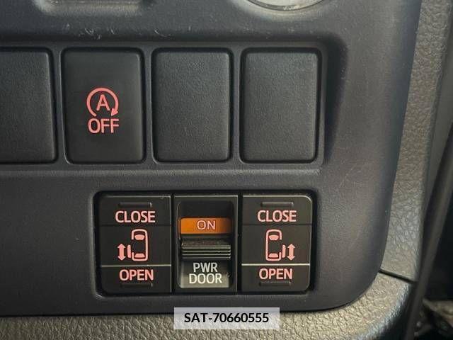 Toyota VOXY 2015-06 347157-5