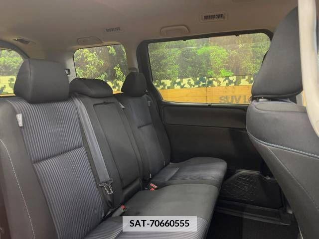 Toyota VOXY 2015-06 347157-9