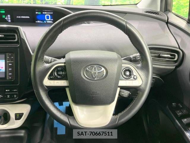 Toyota PRIUS 2016-09 281782-11