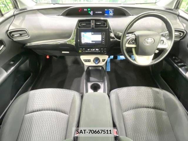 Toyota PRIUS 2016-09 281782-1