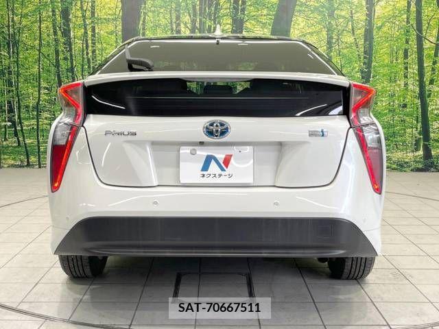 Toyota PRIUS 2016-09 281782-15