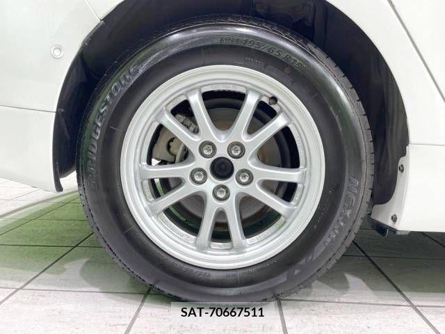 Toyota PRIUS 2016-09 281782-13