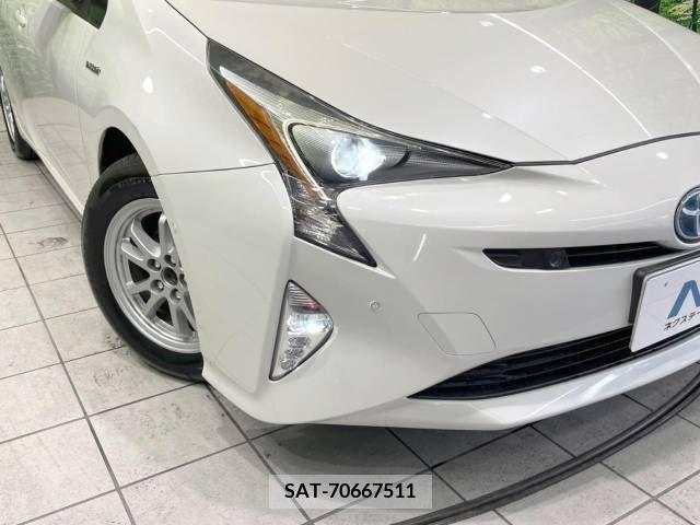 Toyota PRIUS 2016-09 281782-12