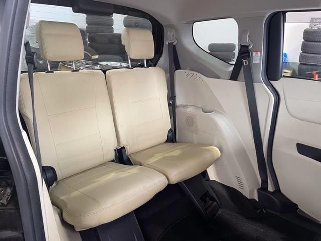 Toyota SIENTA 2015-12 1153-17