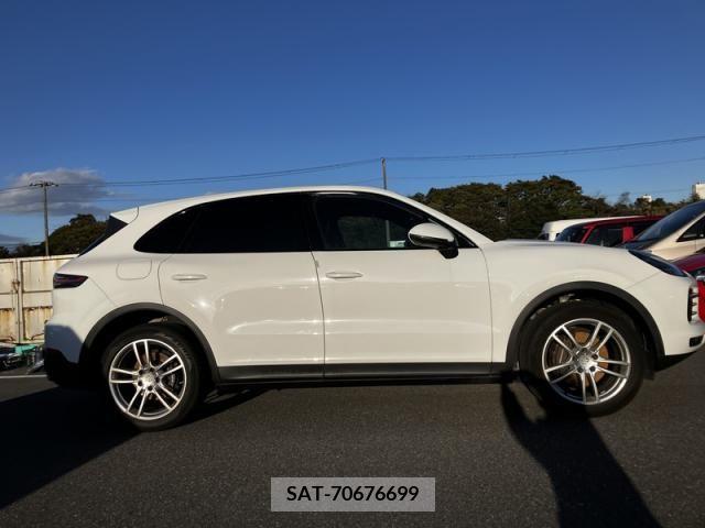 Porsche CAYENNE 2018-11 257443-3